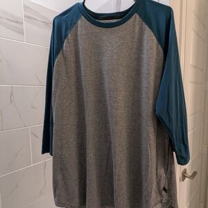 Oakley Gray and Teal 3/4 Sleeve Shirt